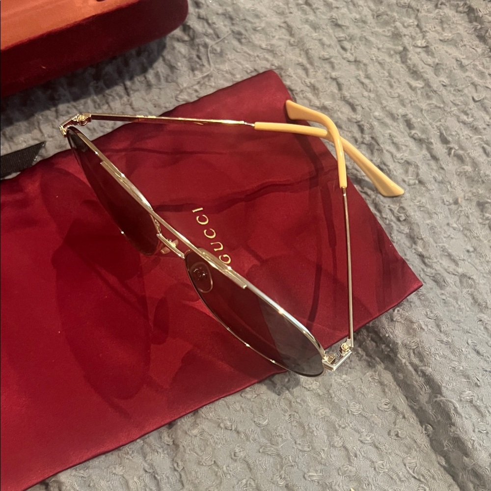 Gucci Burgundy and Gold Aviator Sunglasses - Picture 3 of 7